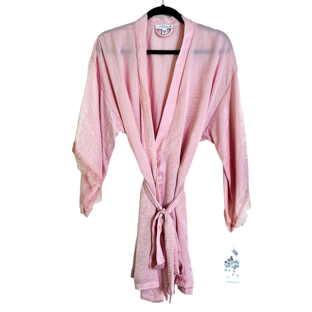 🦋 In Bloom by Jonquil | NWT Bailey Lace Trim Satin Wrap Size M/L